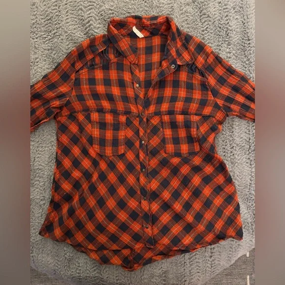 FREE PEOPLE Women’s Plaid Button-Up Shirt with Snap Closure Size Medium - Picture 11 of 12